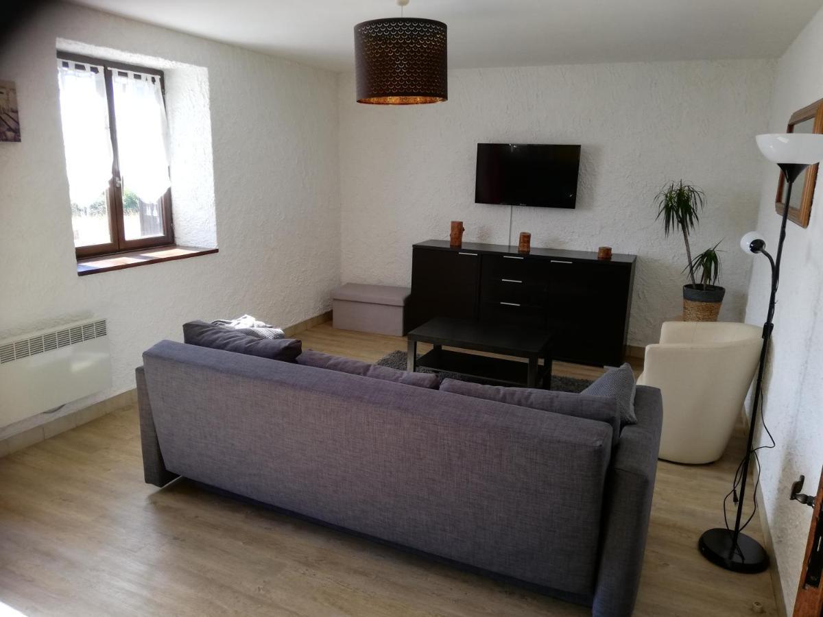 Gite Les Chaumeix Prondines Bagian luar foto